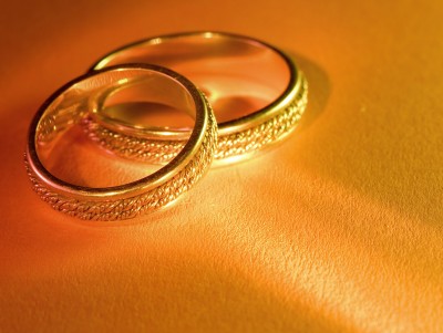Orange Wedding Rings Background Wallpaper